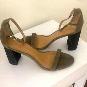 Banana Republic Heels